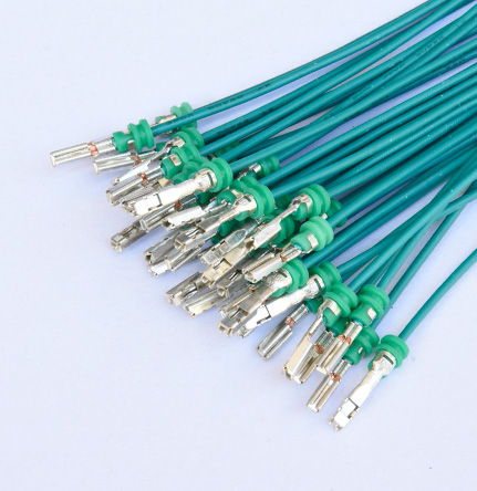 自動穿防水塞剝皮端子機（單線）