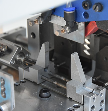 全自動高速裁線剝皮機（編織熱剝）